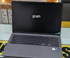 LG gram laptop i7