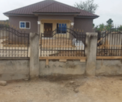 For rent: Newly built 3 bedroom house, fenced, has electricity supply - Image 1