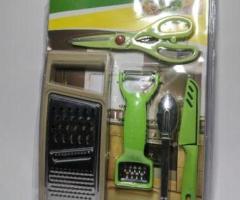 GREEN KITCHENWARE SET WITH A GRATER. - Image 2