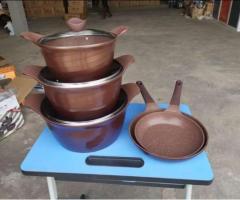 Non stick set of pots with frying pans