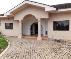 3 Bedrooms House for sale at East legon